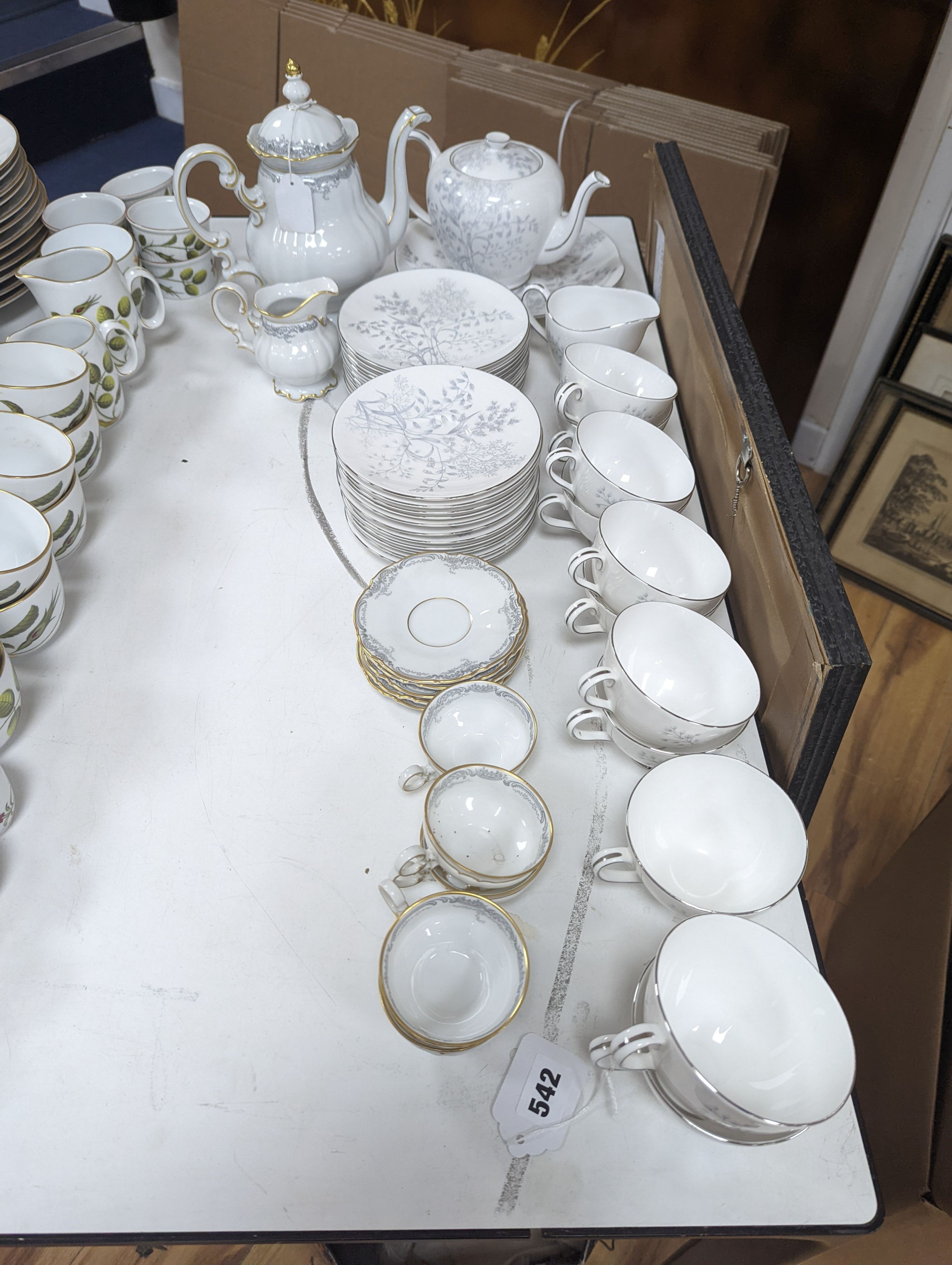 A Tuscan teaset and Hutschenreuther part service